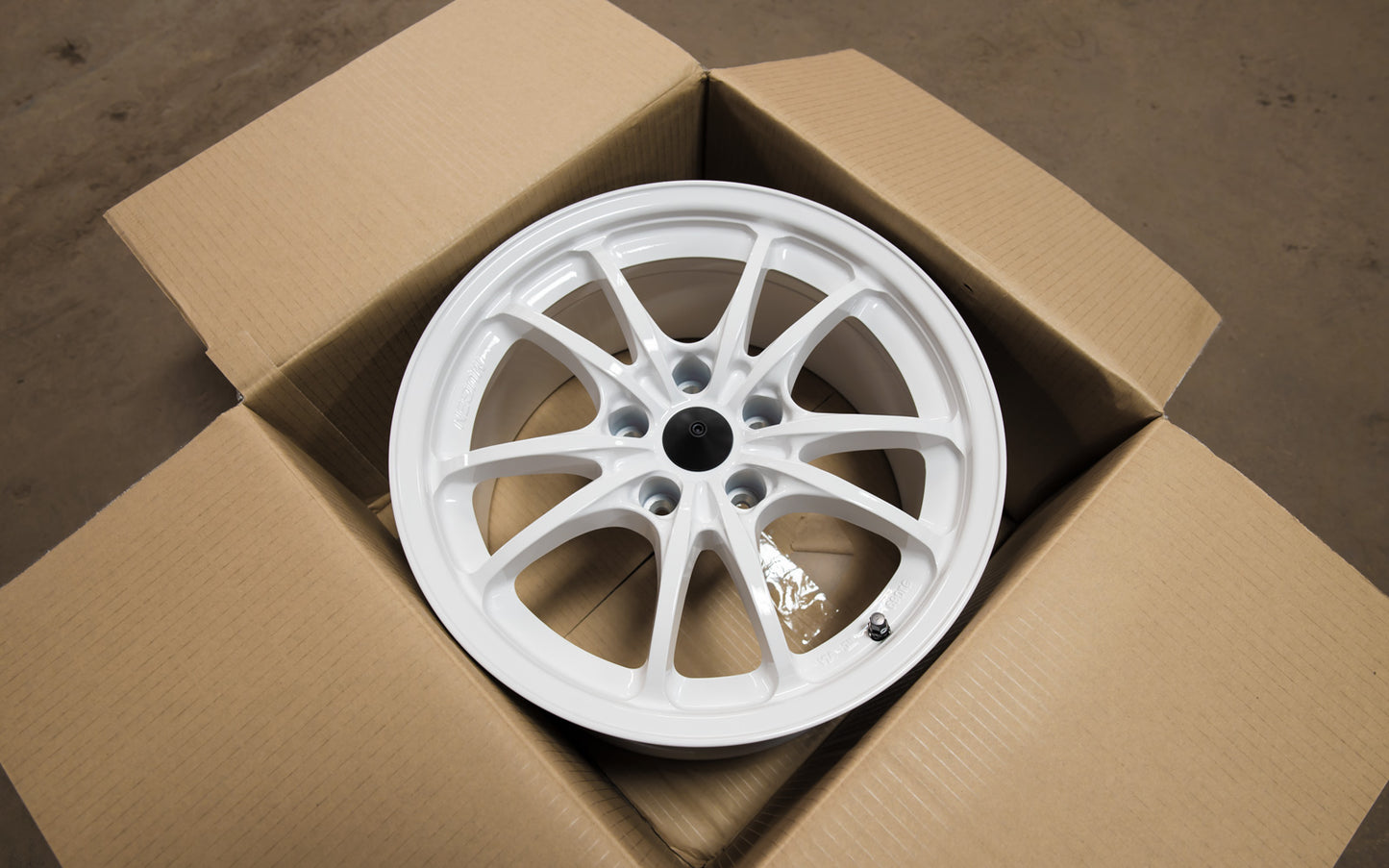 Mugen MC10 (17"x8.5" +35 5x114.3)